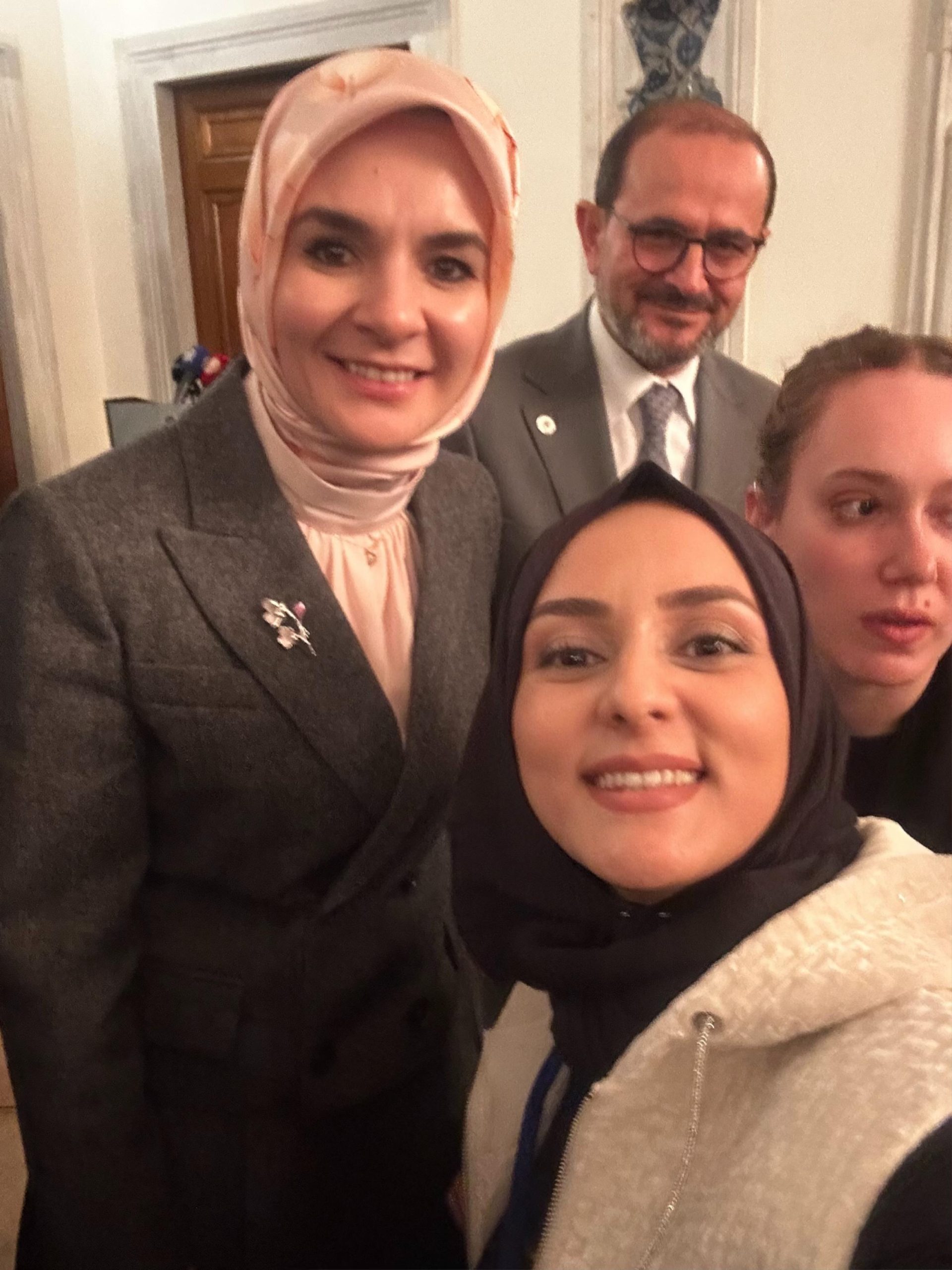 Aile ve Sosyal Hizmetler Bakanı Mahinur Özdemir Göktaş